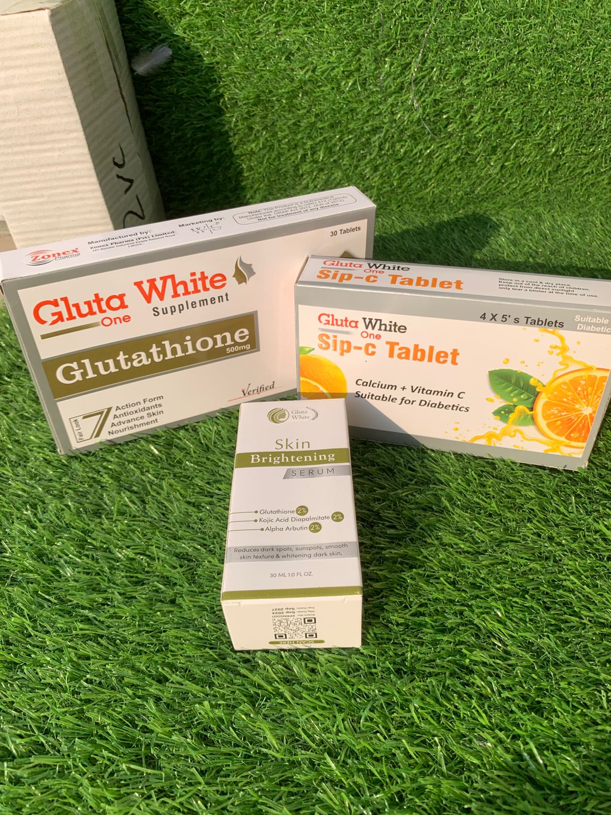 Gluta White One Month Booster With Gluta White serum
