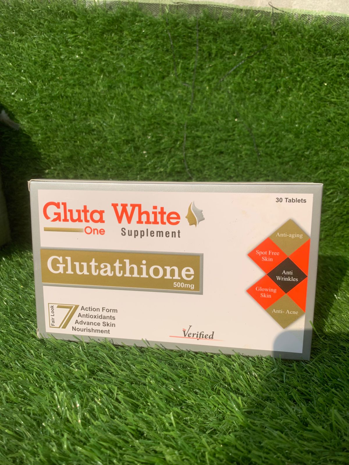 Gluta White One Month Booster With Gluta White serum